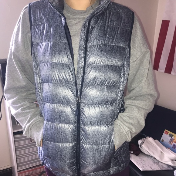 Lightweight puffer vest - Picture 2 of 2